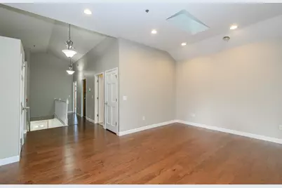 18235 W Wisconsin Ave, Brookfield, WI 53045 - Photo 9