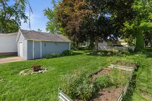 433 S 1st St, Cedar Grove, WI 53013 - Photo 29