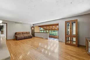 611 W Mequon Rd, Mequon, WI 53092 - Photo 19