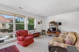 1550 N Warren Ave, Milwaukee, WI 53202 - Photo 25