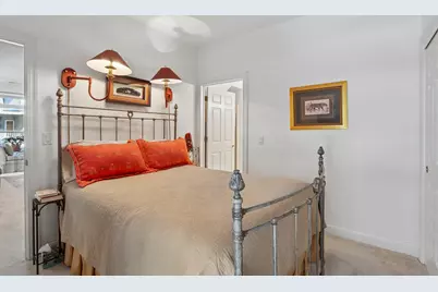 1550 N Warren Ave #113, Milwaukee, WI 53202 - Photo 17