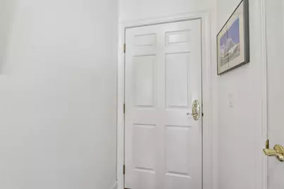1550 N Warren Ave #113, Milwaukee, WI 53202 - Photo 31