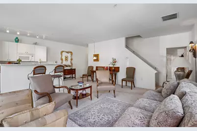 1550 N Warren Ave #113, Milwaukee, WI 53202 - Photo 7