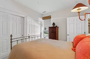 1550 N Warren Ave, Milwaukee, WI 53202 - Photo 19