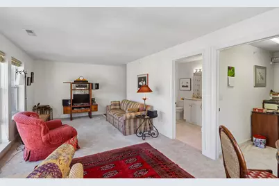 1550 N Warren Ave #113, Milwaukee, WI 53202 - Photo 29