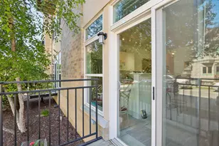 1550 N Warren Ave, Milwaukee, WI 53202 - Photo 37