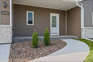 1222 Leo Dr, Holmen, WI 54636 - Photo 3