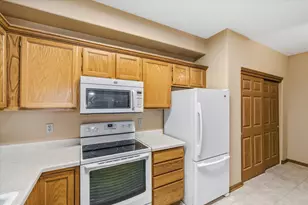 1441 Garay Ln, Port Washington, WI 53074 - Photo 9