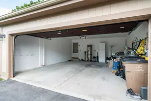 627 W Aspenwood Ct, Bayside, WI 53217 - Photo 31
