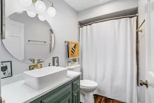627 W Aspenwood Ct, Bayside, WI 53217 - Photo 17