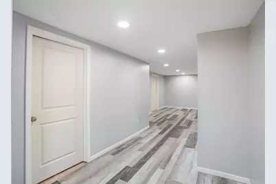 627 W Aspenwood Ct, Bayside, WI 53217 - Photo 27