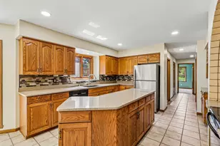 7586 Francis Ct, Franklin, WI 53132 - Photo 9