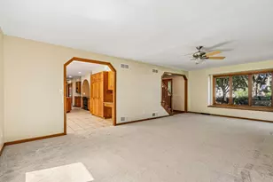 7586 Francis Ct, Franklin, WI 53132 - Photo 5