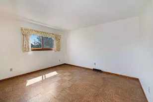 5401 W Cold Spring Rd, Greenfield, WI 53220 - Photo 11