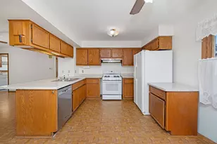 5401 W Cold Spring Rd, Greenfield, WI 53220 - Photo 5