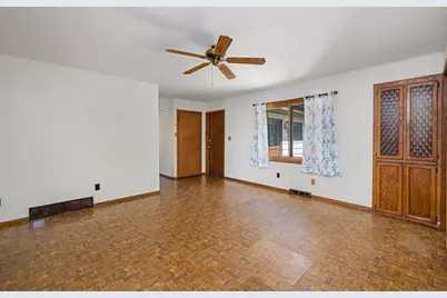5401 W Cold Spring Rd, Greenfield, WI 53220 - Photo 7