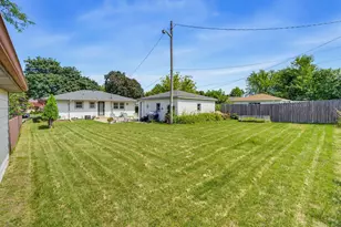 7827 W Eden Pl, Milwaukee, WI 53220 - Photo 25