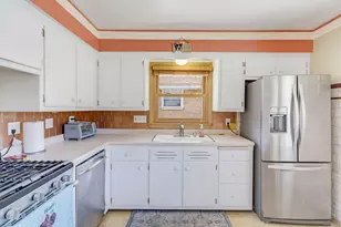 7827 W Eden Pl, Milwaukee, WI 53220 - Photo 11