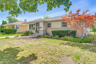 7827 W Eden Pl, Milwaukee, WI 53220 - Photo 3