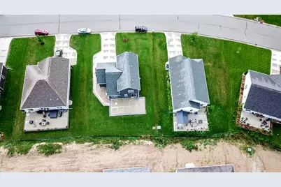 3633  Morris St, Racine, WI 53126 - Photo 9