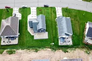 3633 Morris St, Racine, WI 53126 - Photo 9