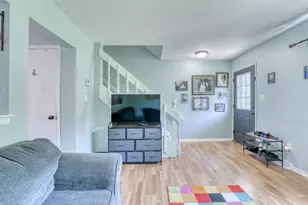 W163N11522 Windsor Ct, Germantown, WI 53022 - Photo 5