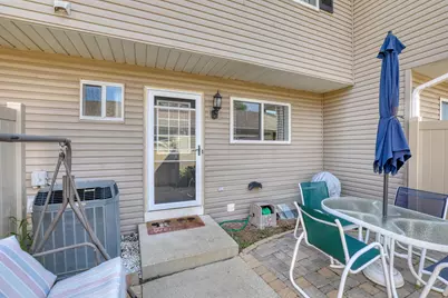 W163N11522  Windsor Ct, Germantown, WI 53022 - Photo 25