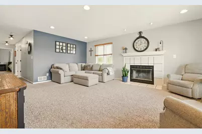 6620  High Hill Cir, Racine, WI 53402 - Photo 3