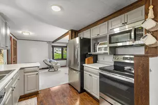 1903 Sunkist Ave, Waukesha, WI 53188 - Photo 9