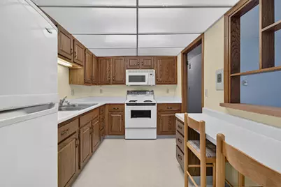 6650  Mariner Dr #103, Racine, WI 53406 - Photo 7