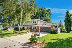 1205 Blue Dahlia Rd, Oconomowoc, WI 53066 - Photo 3