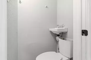 1626 S 32nd St, Milwaukee, WI 53215 - Photo 23