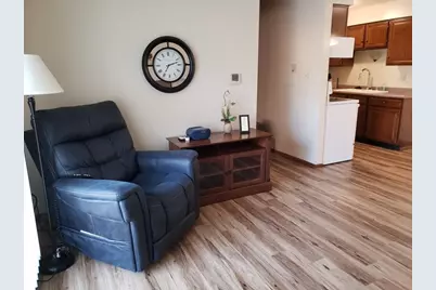 237  Madison St #55, Waukesha, WI 53188 - Photo 3