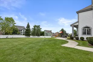 11222 W Meadowcreek Dr, Milwaukee, WI 53224 - Photo 39