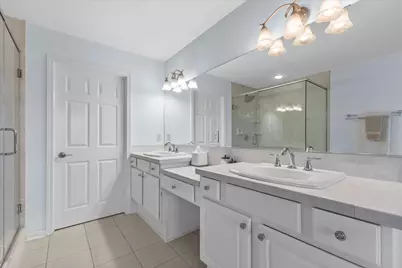 11222 W Meadowcreek Dr, Milwaukee, WI 53224 - Photo 23