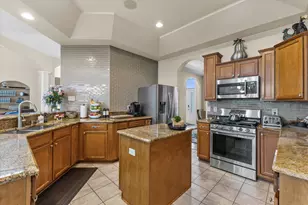 11222 W Meadowcreek Dr, Milwaukee, WI 53224 - Photo 15