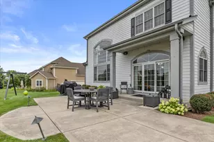 11222 W Meadowcreek Dr, Milwaukee, WI 53224 - Photo 45