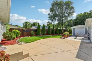 341 Joris Ave, Waukesha, WI 53188 - Photo 25