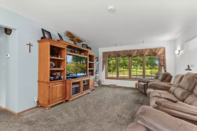 N83W14201  Menomonee Ave, Menomonee Falls, WI 53051 - Photo 5