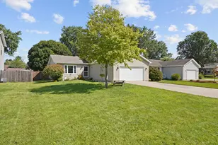 986 93rd St, Pleasant Prairie, WI 53158 - Photo 3