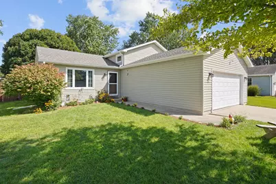 986  93rd St, Pleasant Prairie, WI 53158 - Photo 1