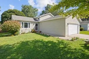 986 93rd St, Pleasant Prairie, WI 53158 - Photo 1