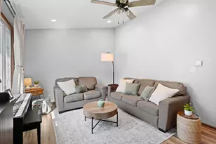 986 93rd St, Pleasant Prairie, WI 53158 - Photo 7