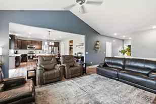 1431 Rosewood Pass, Oconomowoc, WI 53066 - Photo 13