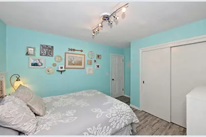 4312 W Upham Ave, Greenfield, WI 53220 - Photo 15