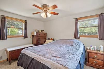 807  Madison Ave, Howards Grove, WI 53083 - Photo 9