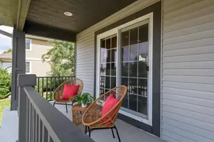 466 Bleeker St, Delafield, WI 53018 - Photo 5