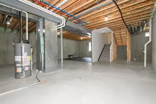 466 Bleeker St, Delafield, WI 53018 - Photo 37