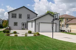 466 Bleeker St, Delafield, WI 53018 - Photo 43