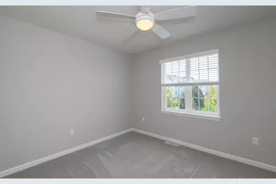 466  Bleeker St, Delafield, WI 53018 - Photo 31